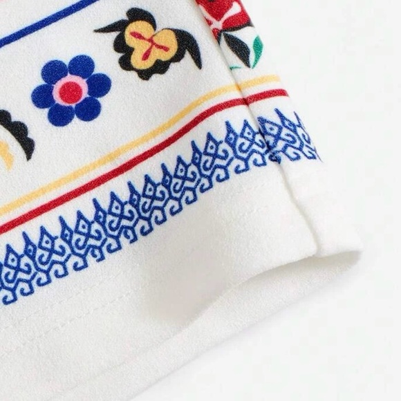 NWT Floral Print Wide Leg Shorts - Picture 3 of 3